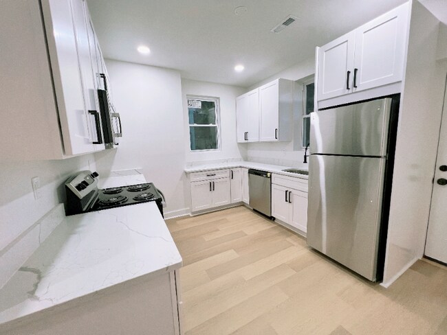 Foto del edificio - 720 E 41st St