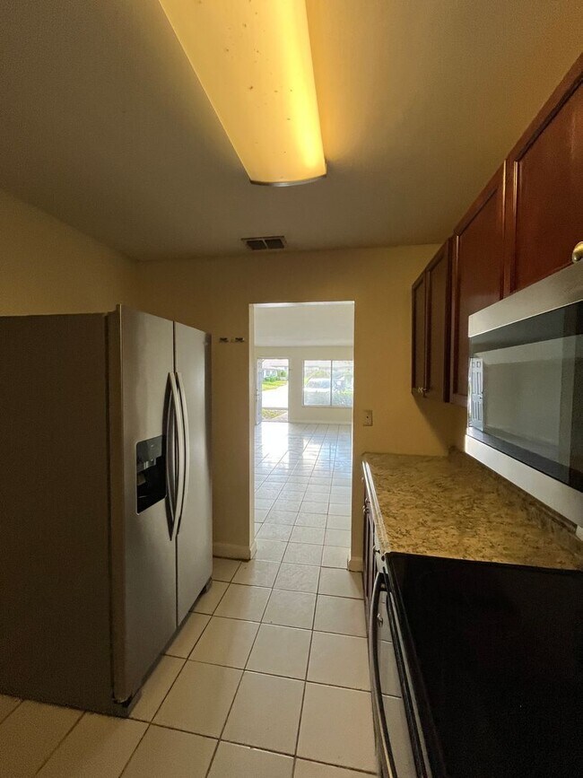 Foto del edificio - 605 Northlake Blvd