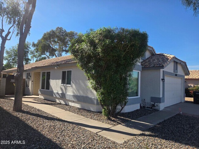 Foto del edificio - 3009 E Utopia Rd