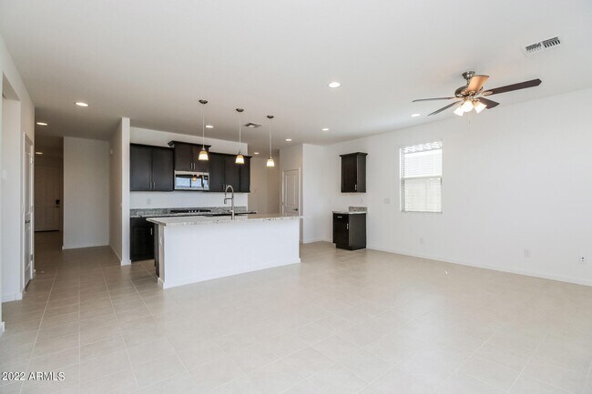 Foto del edificio - 4546 Stonecrop Dr