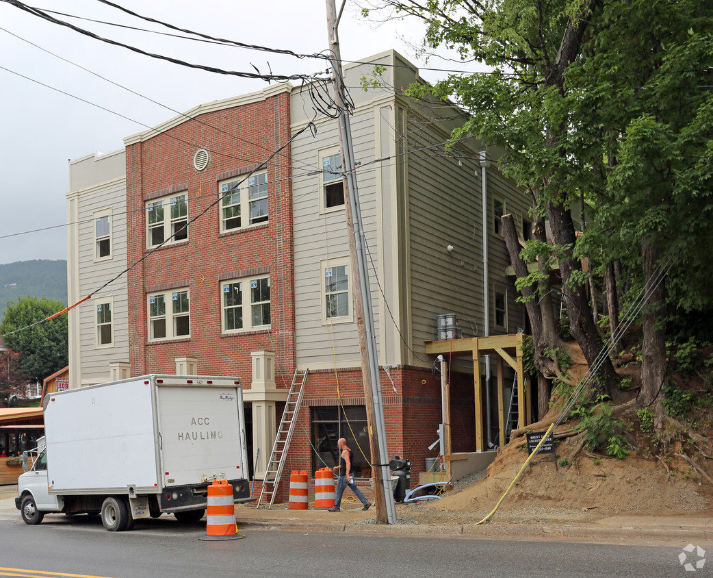 Building Photo - 494 Lofts