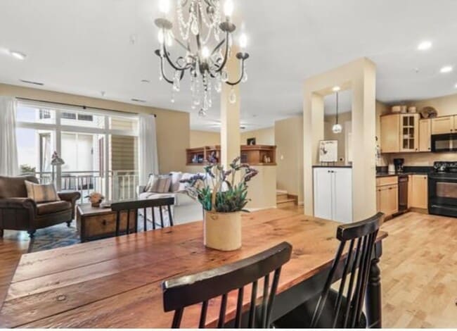 Building Photo - 201 N Blair St