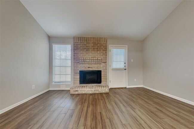 Foto del edificio - 2730 Longleaf Pines Ln