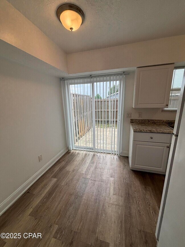 Building Photo - 149 N Hwy 22 A