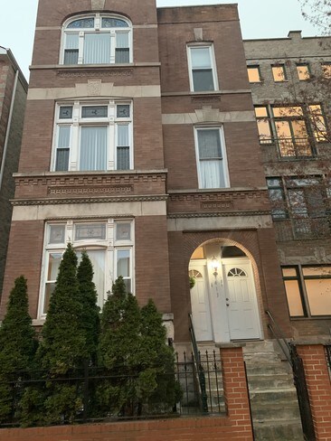 Building Photo - 1413 W Superior St
