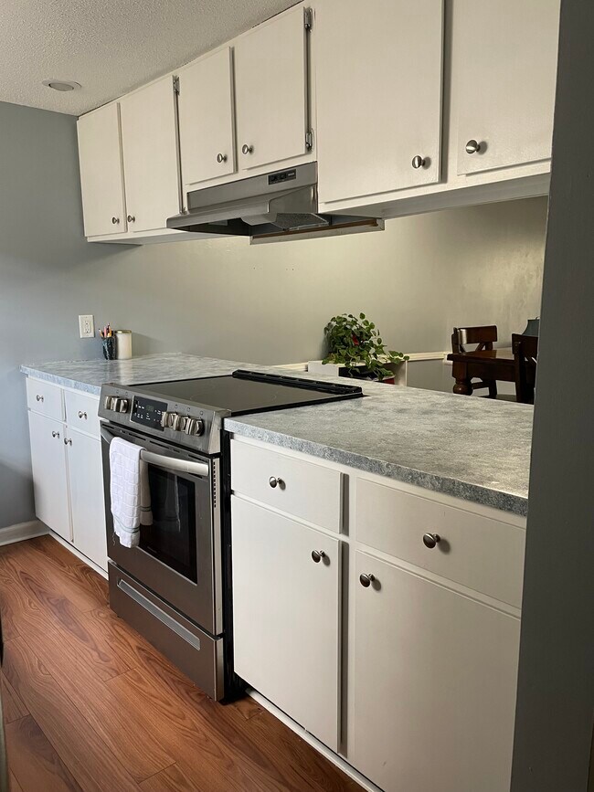 Building Photo - 2311 Galen Dr