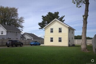 Building Photo - 588 North St