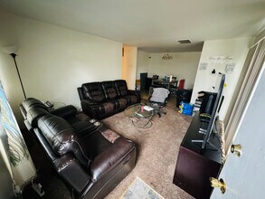Building Photo - 5556 Allemong Dr