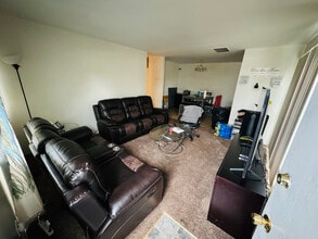 Building Photo - 5556 Allemong Dr