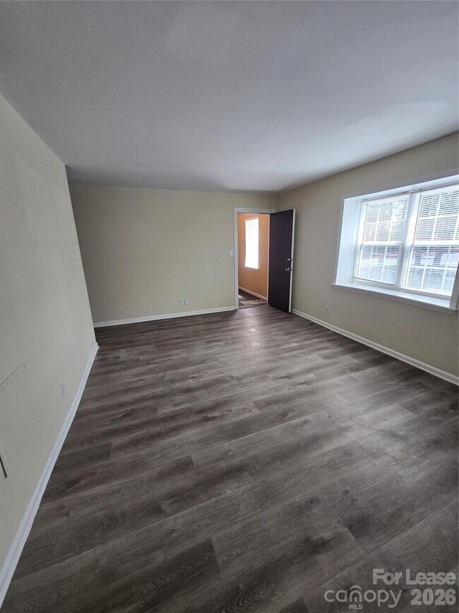 Foto del edificio - 5808 Hunting Ridge Ln