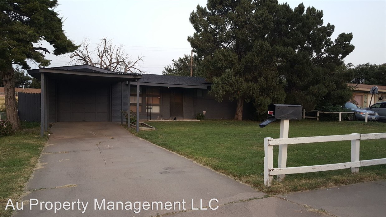 Primary Photo - 4 br, 1 bath House - 2412 REDWOOD