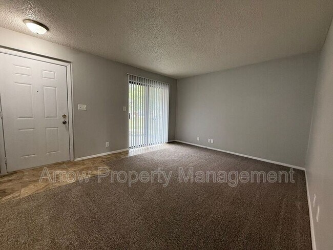 Foto del edificio - 4541 Tranquility Dr