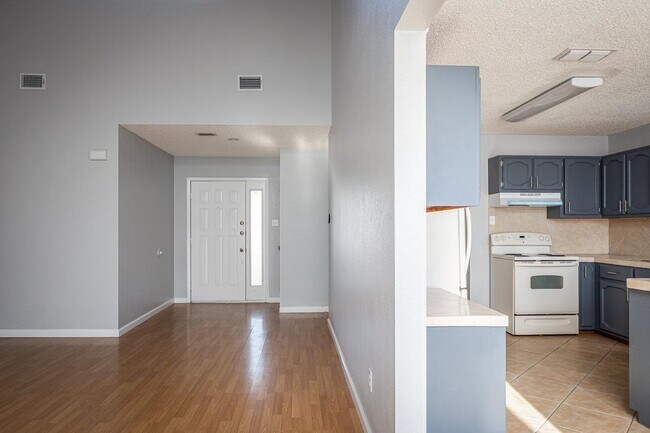 Building Photo - 210 Warbonnet Trail