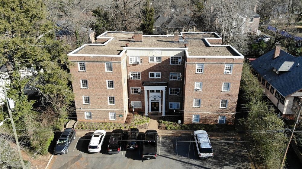 Primary Photo - 32 University Cir 2 Bed/ 1 Bath