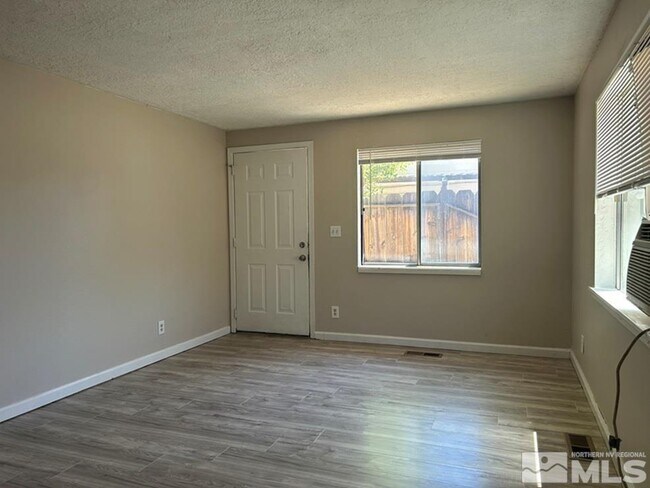 Building Photo - 6865 Lotus St