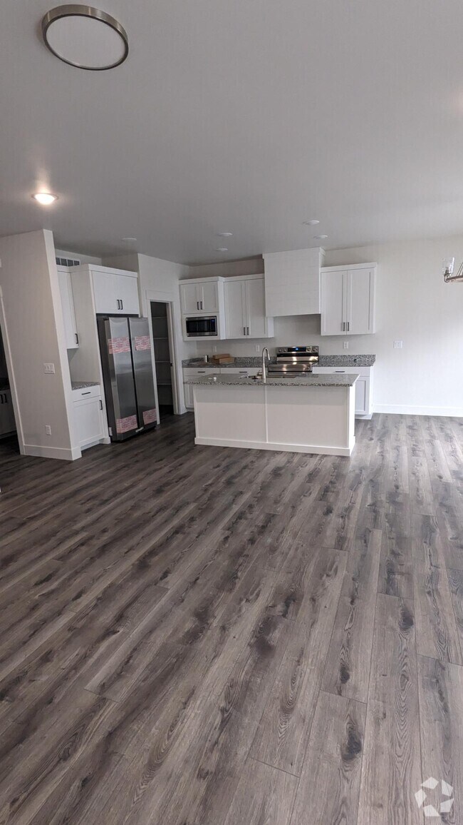 Apartments For Rent in Sugar City ID with Hardwood Floors 1 Rentals