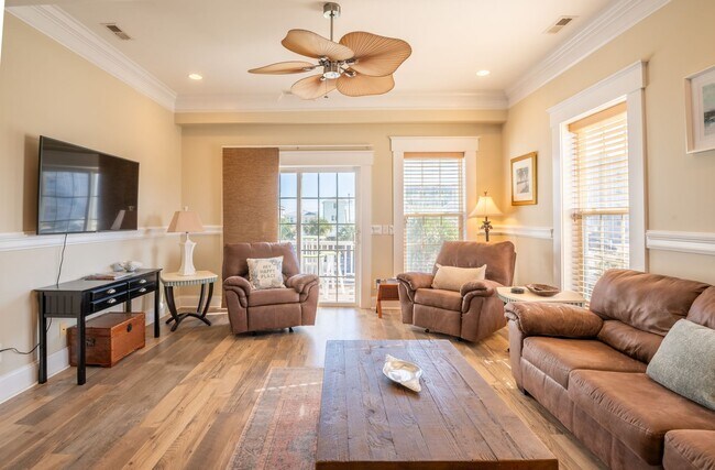 Foto del edificio - ENJOY OCEAN BREEZES FROM THIS FURNISHED OFF-SEASON OCEAN VIEW CONDO W/BALCONIES