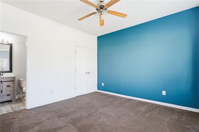 Foto del edificio - 1582 Ewing Farm Dr