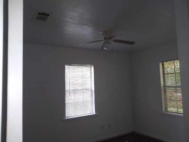 Building Photo - 2791 Evergreen