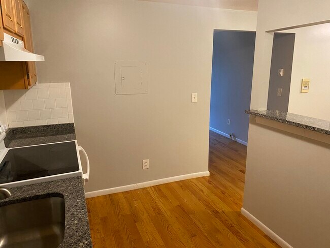 Building Photo - 55 Elmwood Park