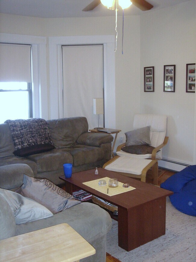 Foto del edificio - 557 E 6th St
