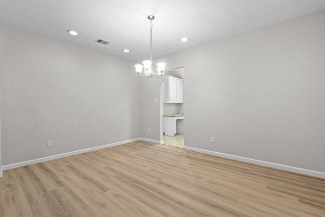 Building Photo - 25910 N Lakefair Dr