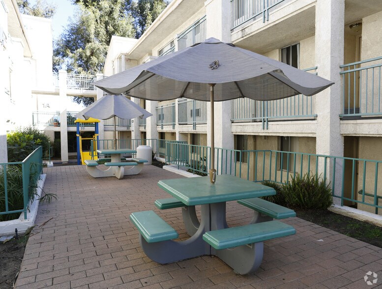 Tarzana Terraces Als Ca Apartments Com