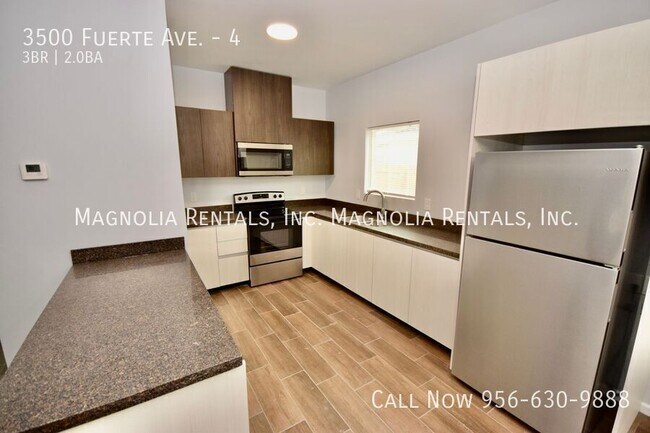 Building Photo - 3500 Fuerte Ave