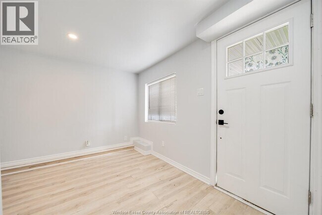 Building Photo - 1321 HENRY Frd