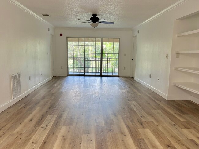 Living Area - 3216 Clubside Dr