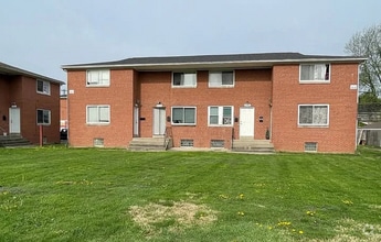 Building Photo - 807 Manning Ave