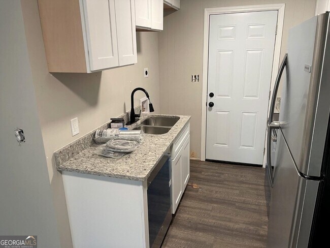 Foto del edificio - 214 Cabin Creek Dr
