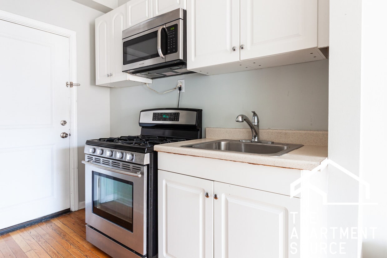 Foto principal - 744 W Addison St
