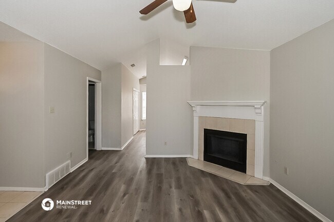 Foto del edificio - 2591 Waverly Dr