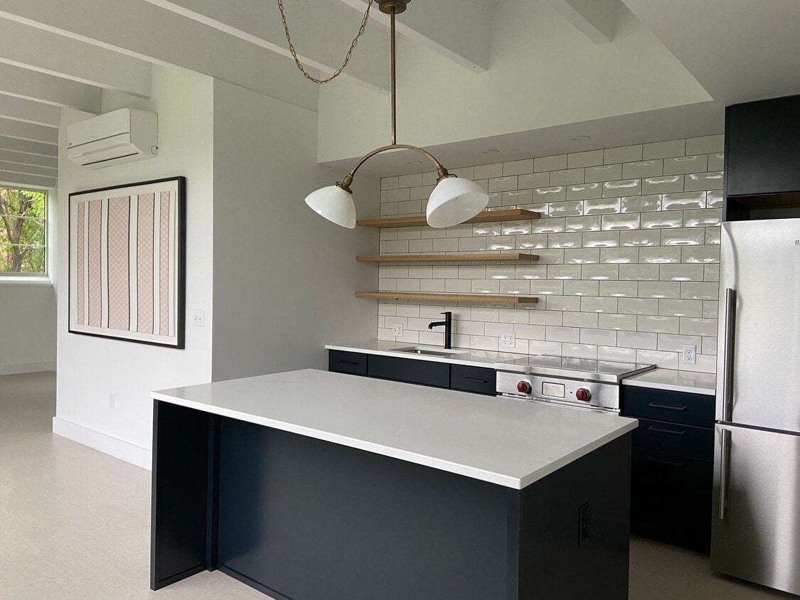 Primary Photo - 188 Lincoln St