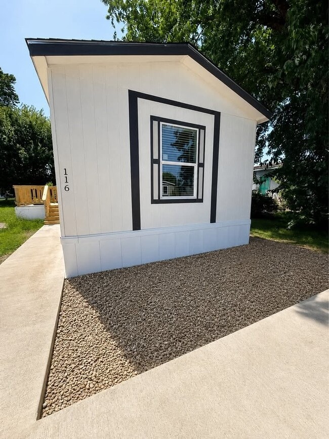 Building Photo - 116 Owens St