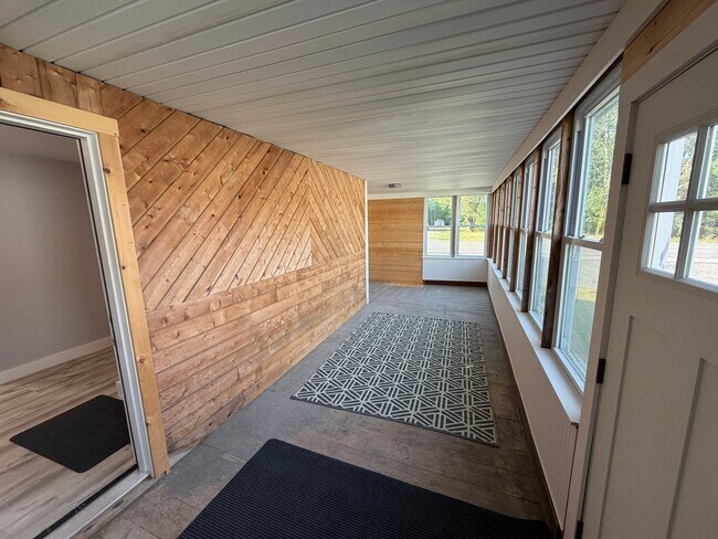 Building Photo - 44 Lagrange Rd