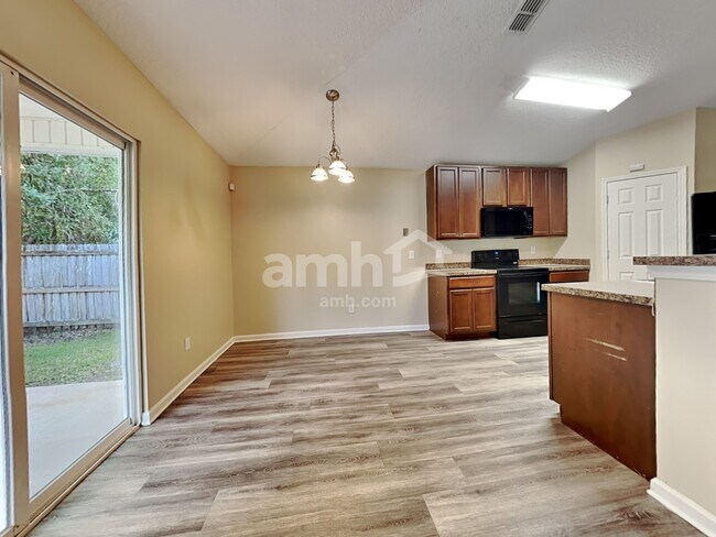 Foto del edificio - 1861 McGirts Point Blvd