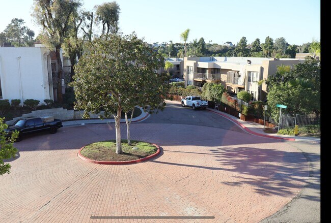 Foto del edificio - 2 Bedrooms 2 full baths corner condo in National City.