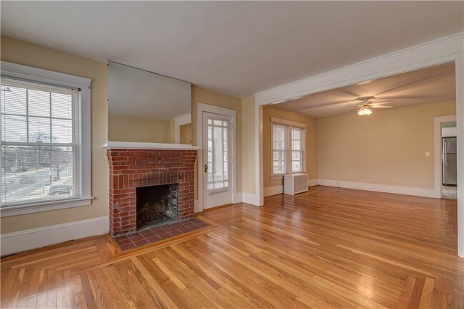 Building Photo - 296 Smithfield Ave
