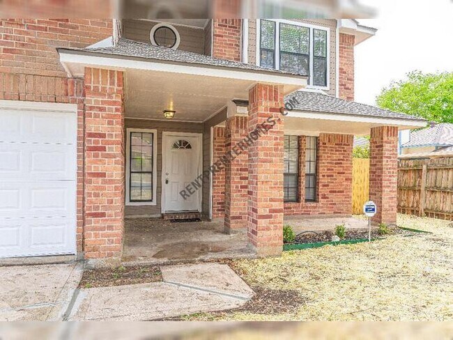 Foto del edificio - 5223 Fawn Lake Dr