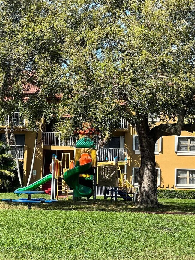 Foto del edificio - 15600 SW 80th St