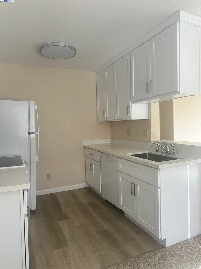 Building Photo - 3670 Silver Oaks Way