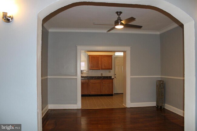 Building Photo - 32 S Culver St