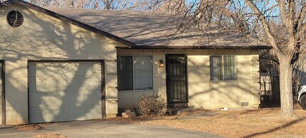 Building Photo - 2107 Florence Ave