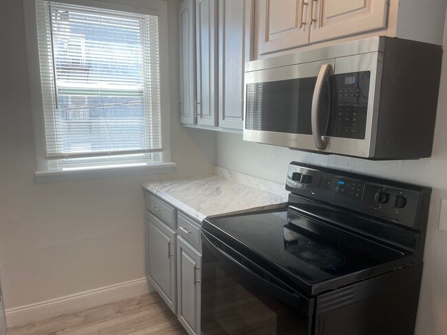 Foto del edificio - 21 Kenyon Ave