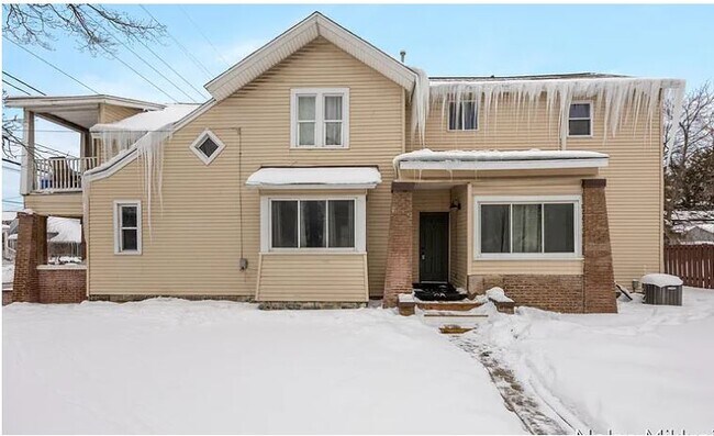 Foto del edificio - 700 Broadway Ave NW