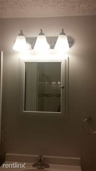 Building Photo - 6046 E 39th St