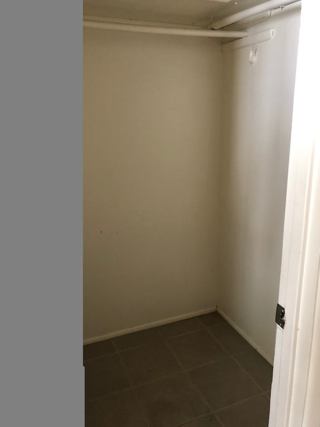 Building Photo - 329 North Glenn Avenue, Unit 333