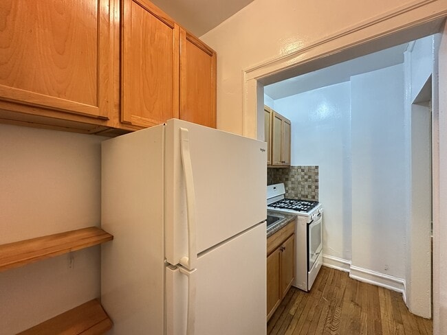 Building Photo - 1369 W Estes Ave